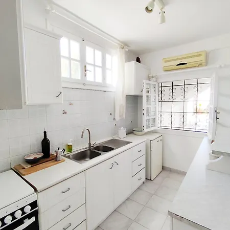 Renovated In The Heart Of Paroikia. * Парос