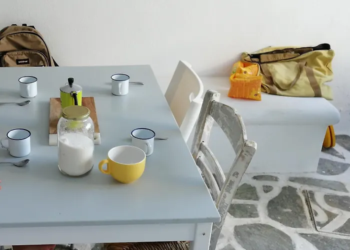 Renovated In The Heart Of Paroikia. Lägenhet