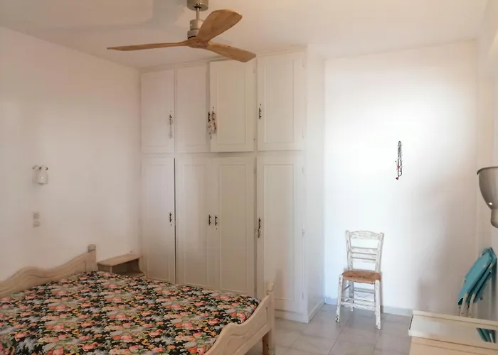 Renovated In The Heart Of Paroikia. Lägenhet Páros