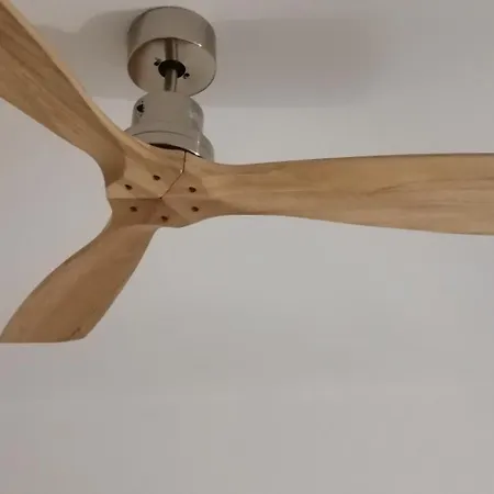 아파트 Renovated In The Heart Of Paroikia.