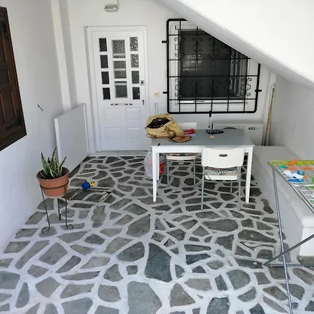 Apartamento Renovated In The Heart Of Paroikia. *