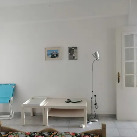 아파트 Renovated In The Heart Of Paroikia.